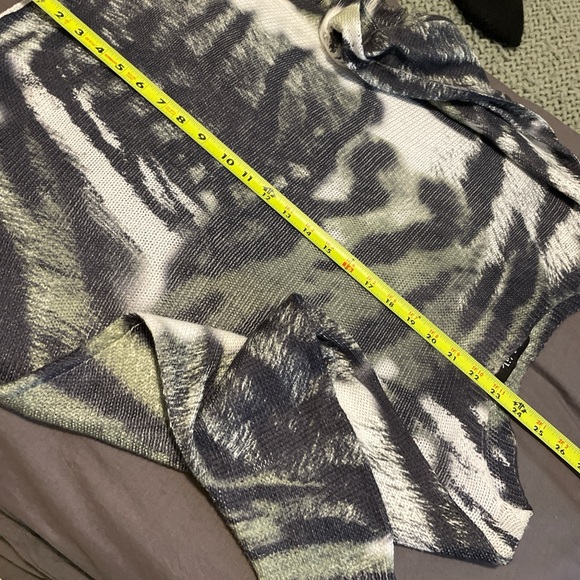 Fab’rik Knit Top Size M-L Open Weave Earthy Abstract Animal Print Relaxed Fit - Picture 8 of 8